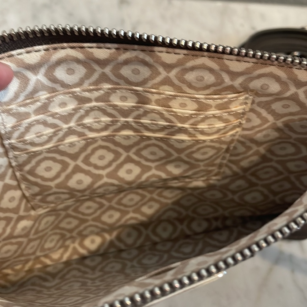 Brighton clutch with crossbody strap - Picture 4 of 6